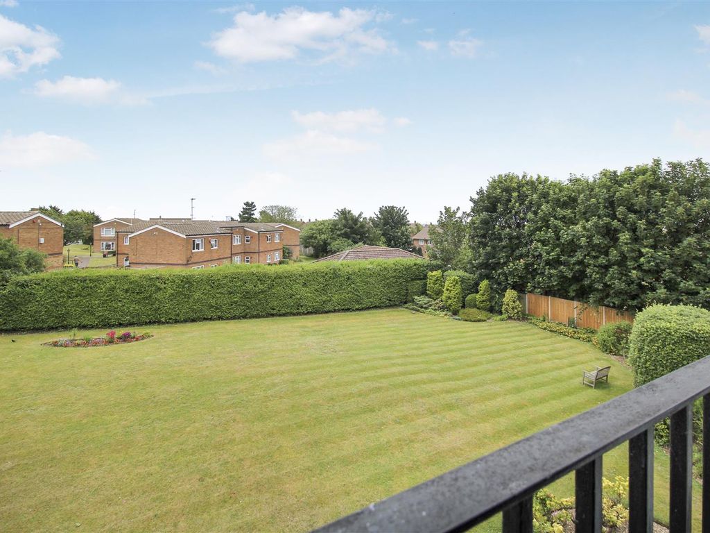 1 bed flat for sale in Lyndhurst Court, Hunstanton PE36, £90,000