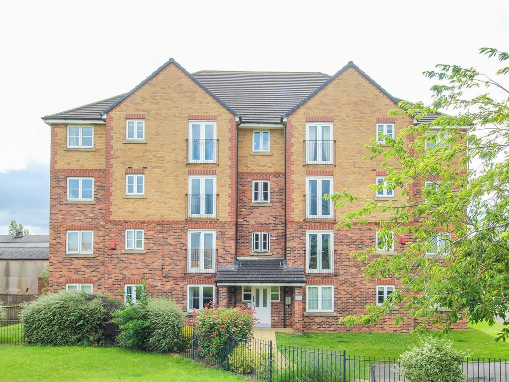 2 bed flat for sale in Constable Drive, Ossett WF5, £110,000