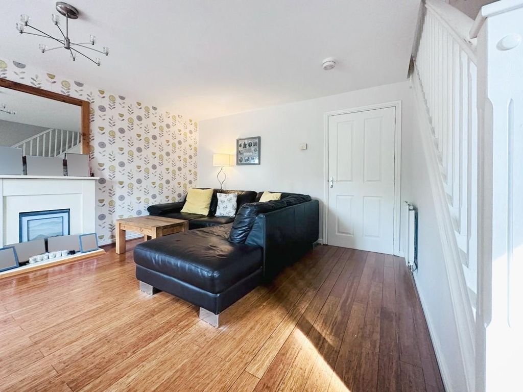 3 bed town house for sale in Cornmill Court, South Milford, Leeds LS25, £138,000