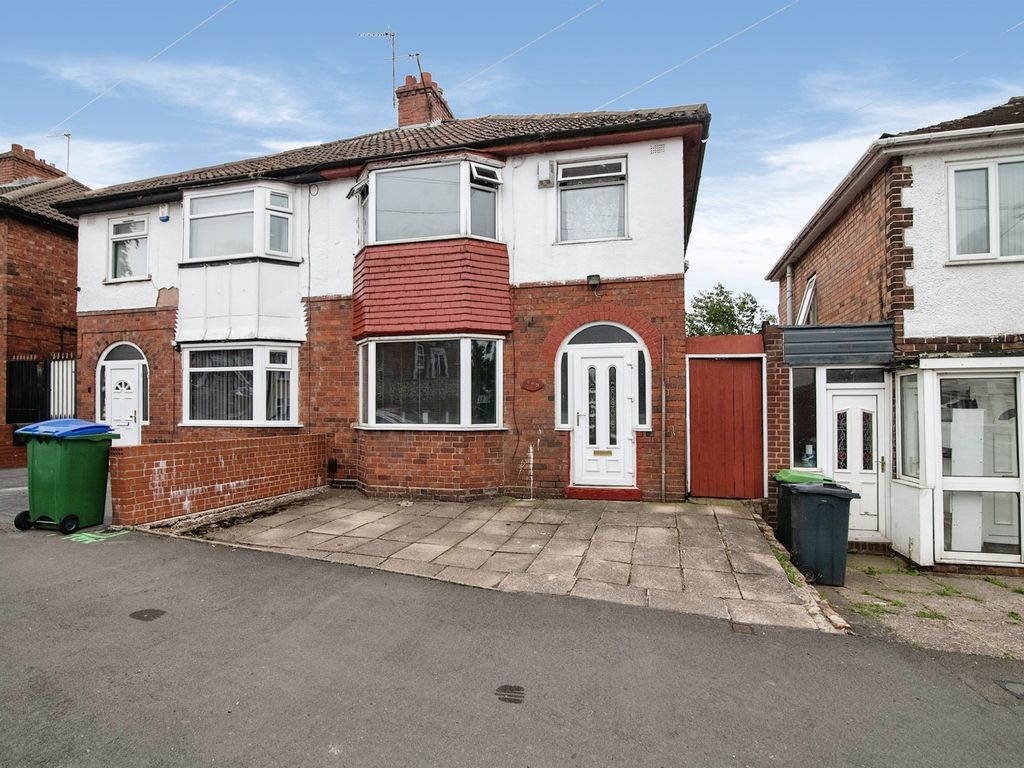 3 bed semi-detached house for sale in Hugh Road, Smethwick B67, £220,000