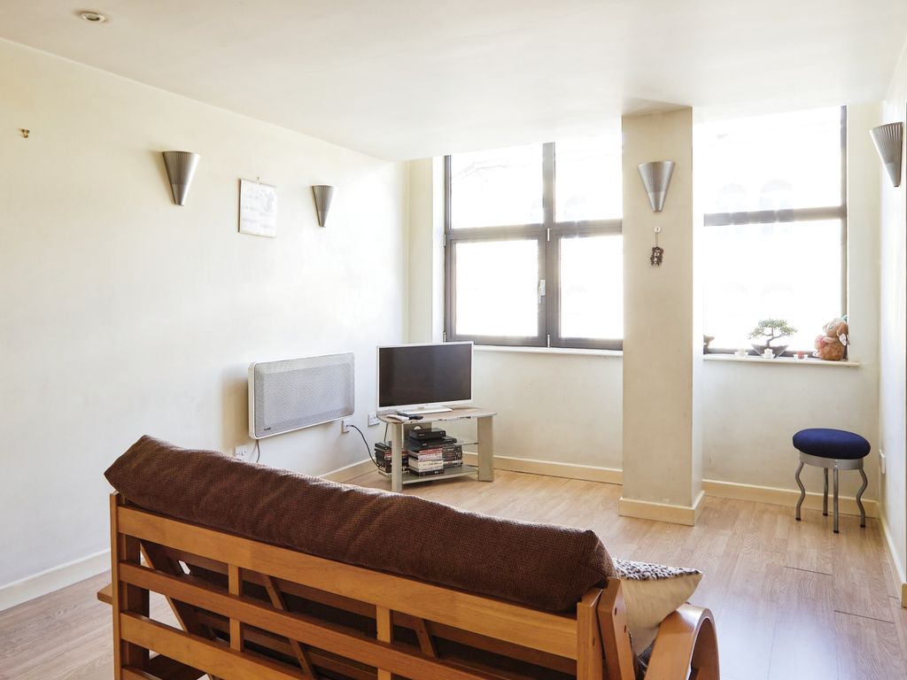 2 bed flat for sale in Market Street, Bradford, West Yorkshire BD1, £50,000