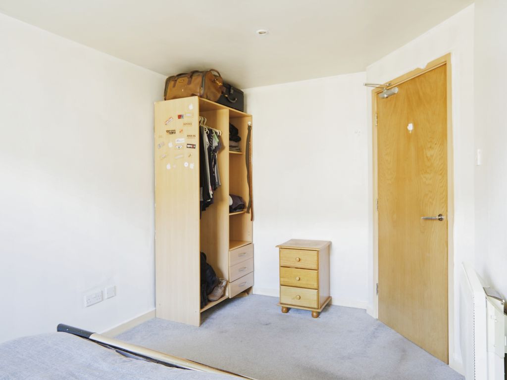 2 bed flat for sale in Market Street, Bradford, West Yorkshire BD1, £50,000
