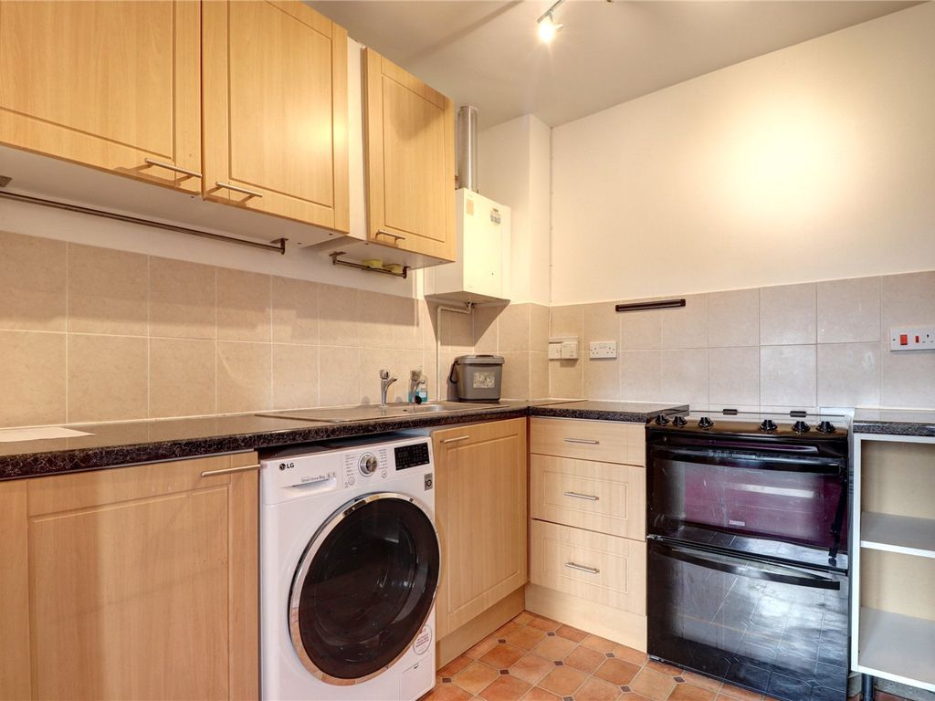 1 bed flat for sale in Ladycross, Milford, Godalming, Surrey GU8, £200,000