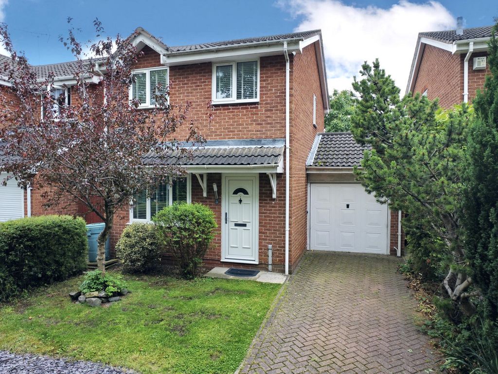 3 bed detached house for sale in Lapwing Close, Anstey Heights LE4, £280,000