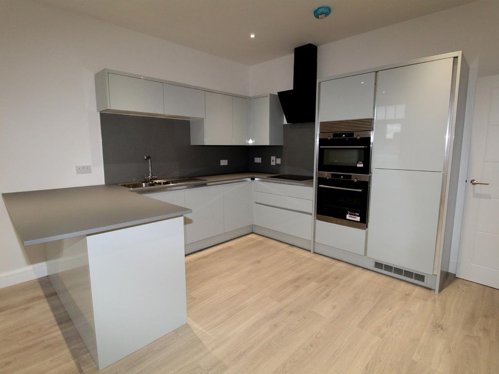 2 bed flat for sale in Burrell Road, Ipswich IP2, £195,000