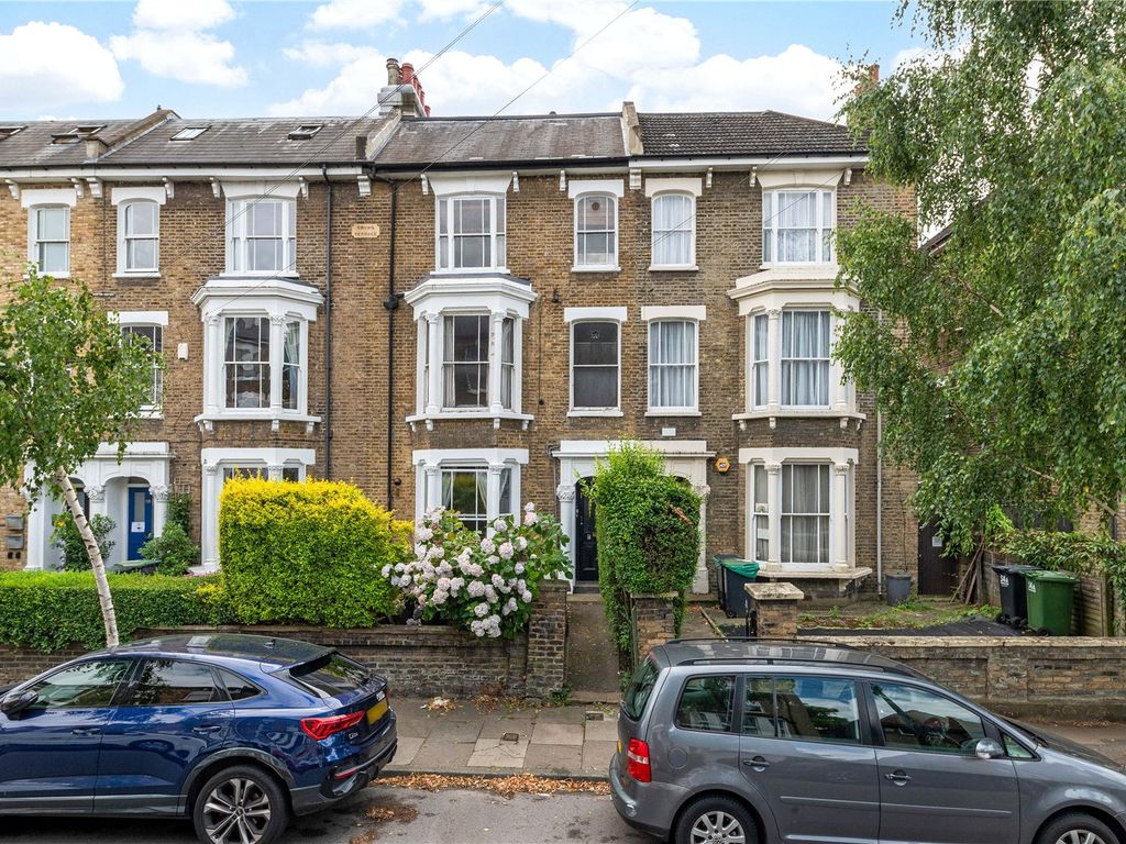 2 bed flat for sale in Cranfield Road, London SE4, £300,000