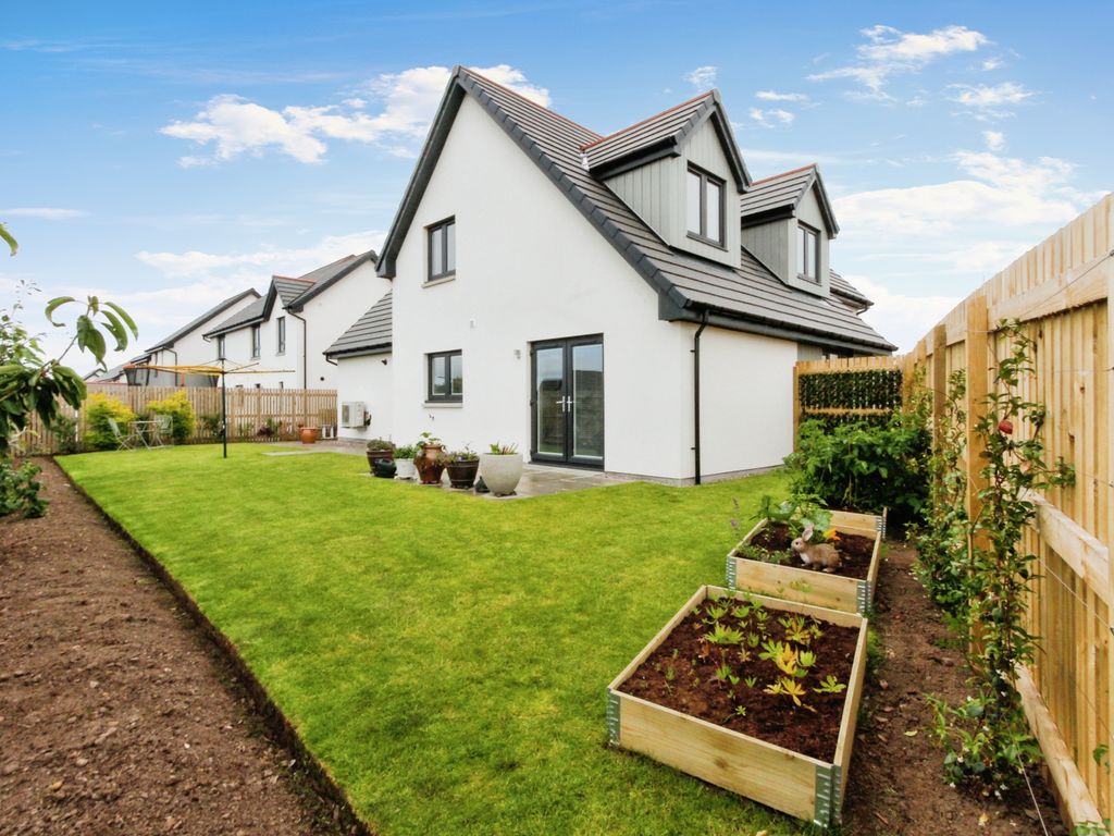 4 bed detached house for sale in Seafield Circle, Buckie AB56, £320,000