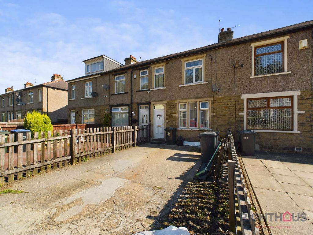 3 bed terraced house for sale in Carr Bottom Avenue, Bradford BD5, £135,000