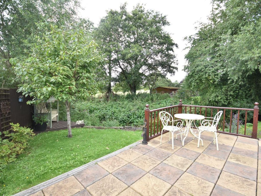 1 bed terraced house for sale in Old School Court, Hockliffe LU7, £225,000