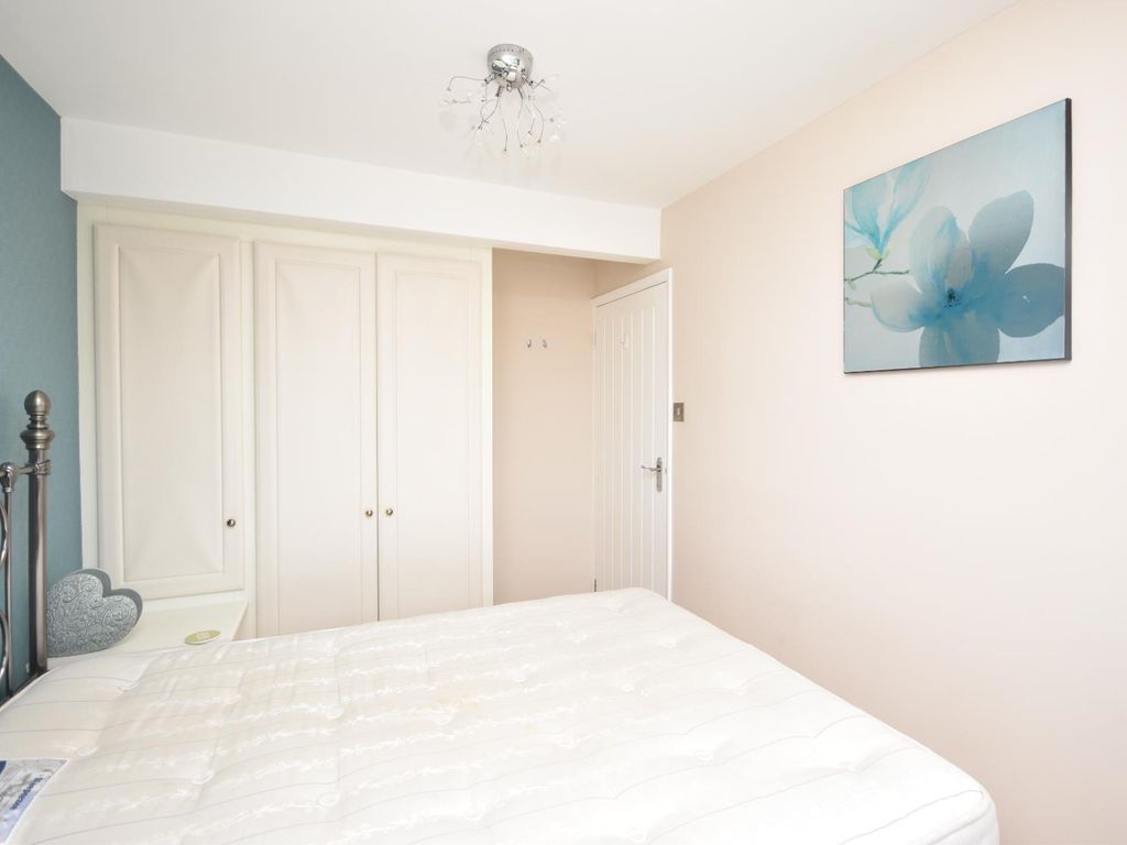 1 bed terraced house for sale in Old School Court, Hockliffe LU7, £225,000