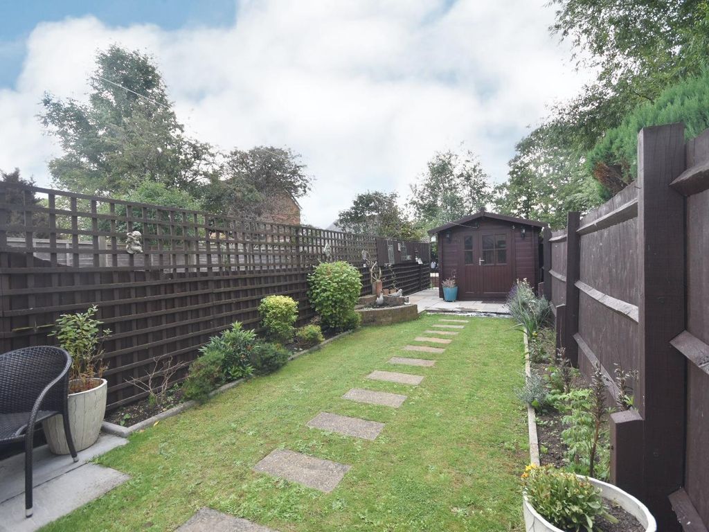 1 bed terraced house for sale in Old School Court, Hockliffe LU7, £225,000