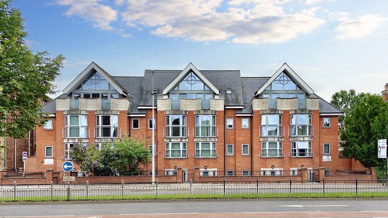 2 bed flat for sale in St. Catherines, Lincoln LN5, £110,000