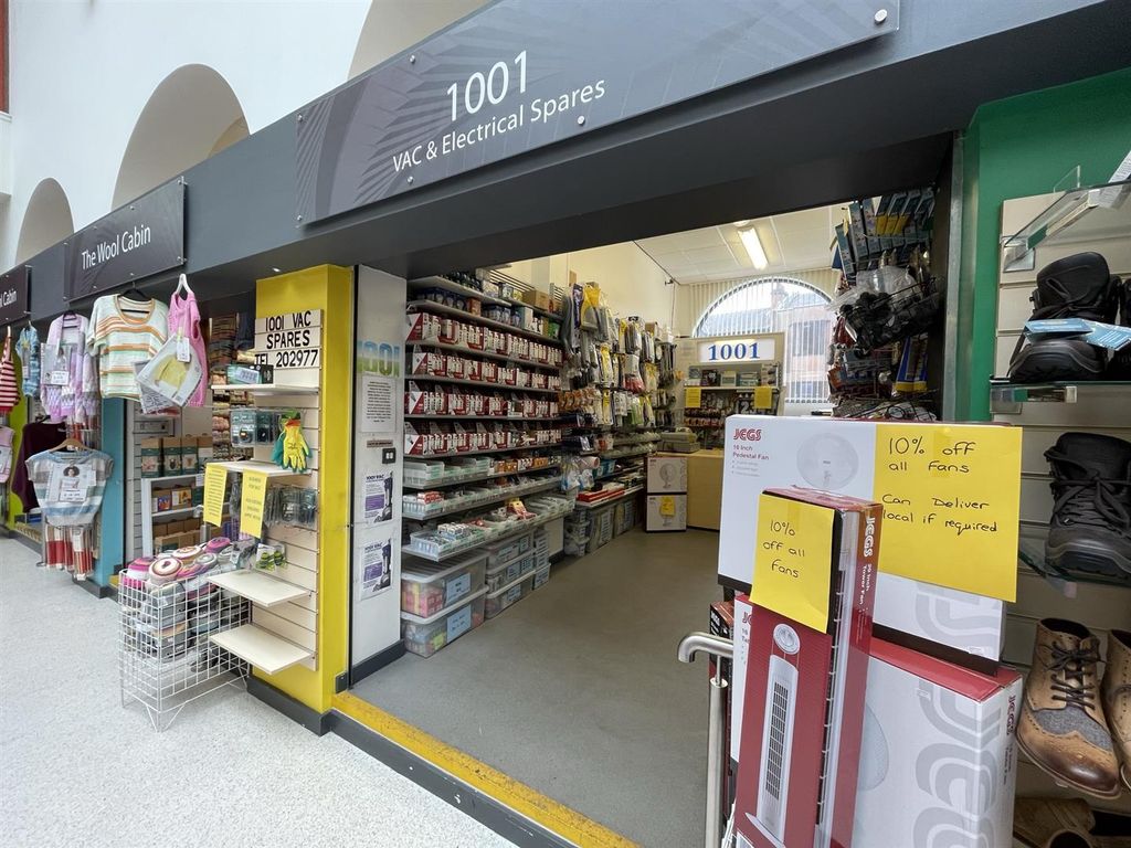 Commercial property for sale in Market Hall, Chesterfield S40, £30,000