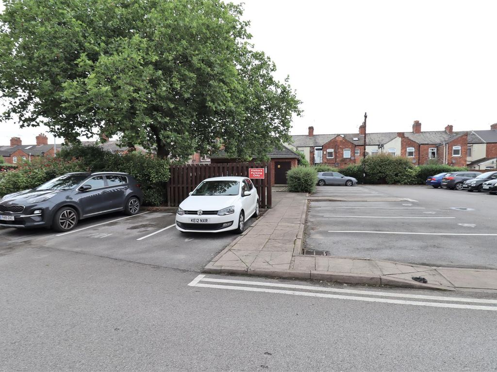 2 bed flat for sale in Dale Way, Crewe CW1, £100,000