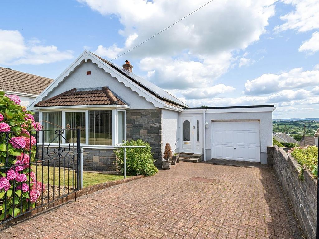 2 bed detached bungalow for sale in Oaklands, Swiss Valley, Llanelli SA14, £199,950