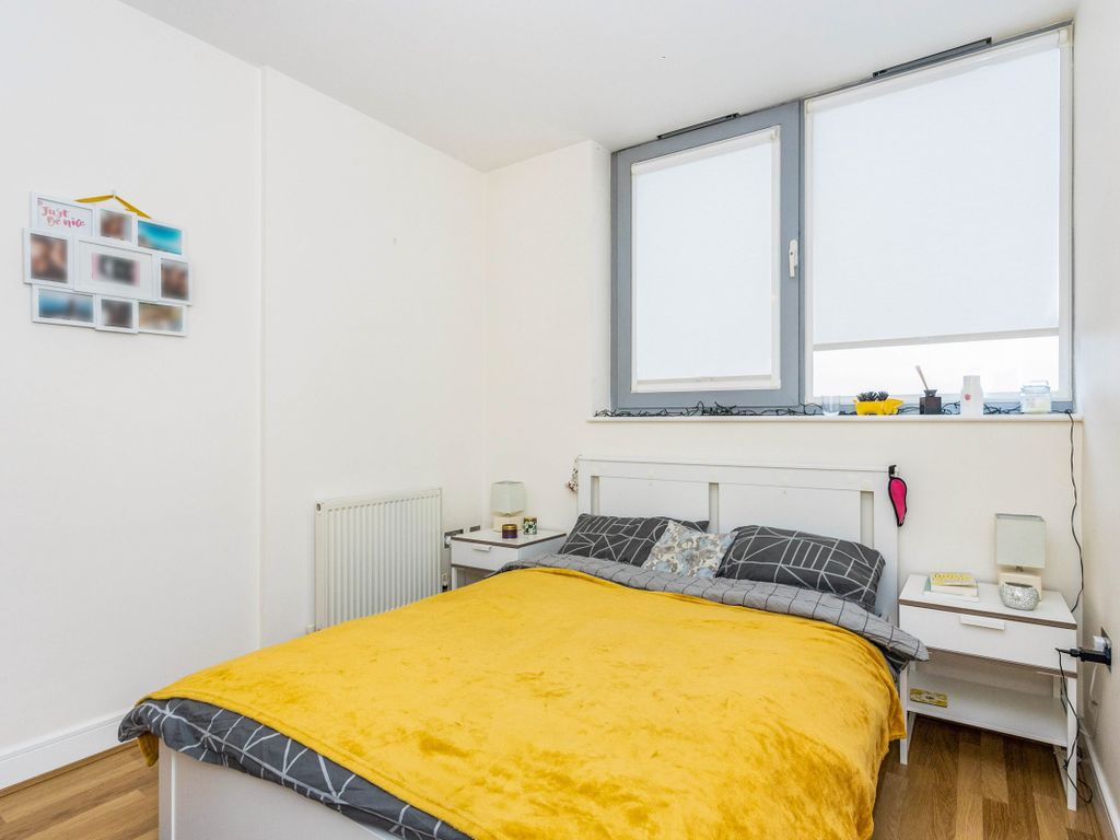1 bed flat for sale in Benedicts Wharf, Highbridge Road, Barking, Essex IG11, £220,000