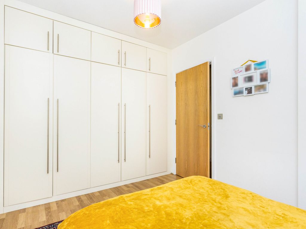 1 bed flat for sale in Benedicts Wharf, Highbridge Road, Barking, Essex IG11, £220,000