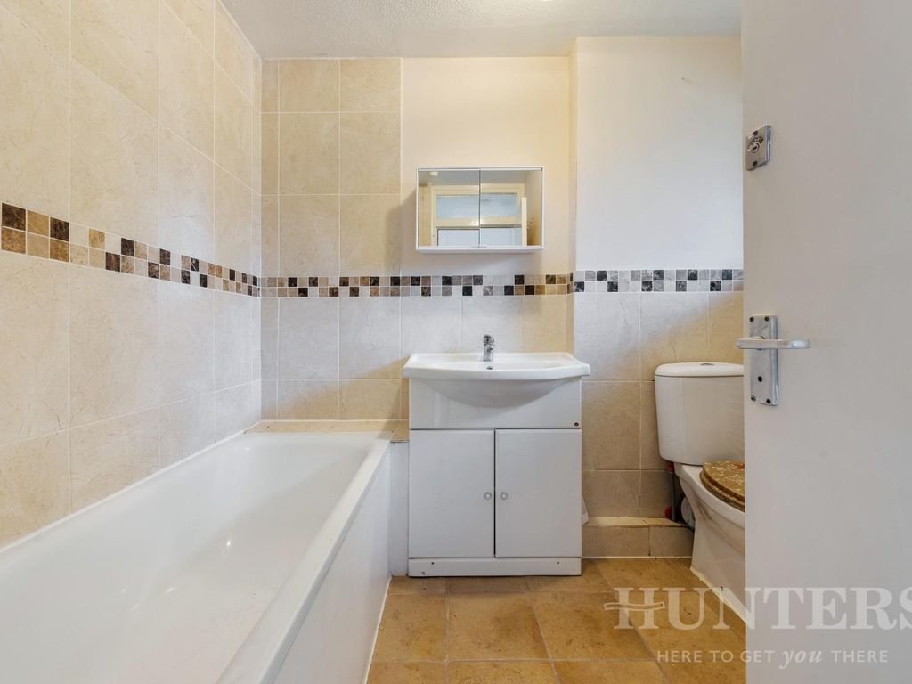 1 bed flat for sale in Newton Road, London N15, £250,000