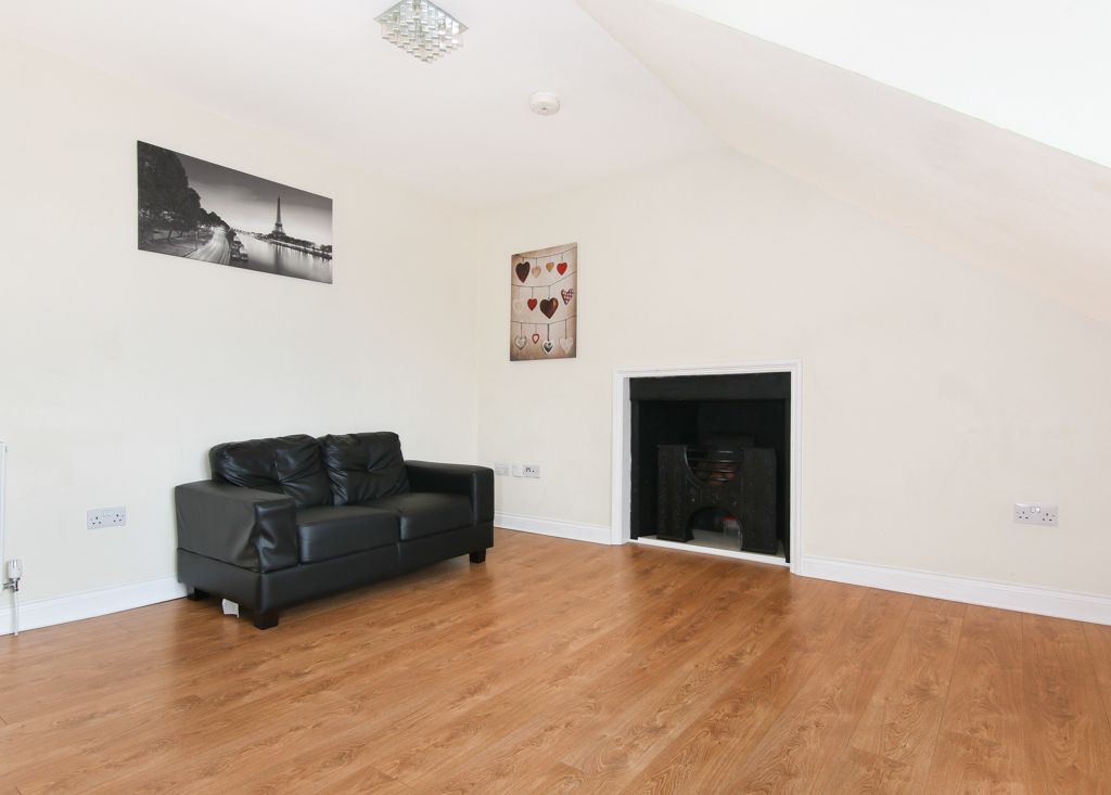 1 bed flat for sale in High Street, Dalkeith EH22, £130,000