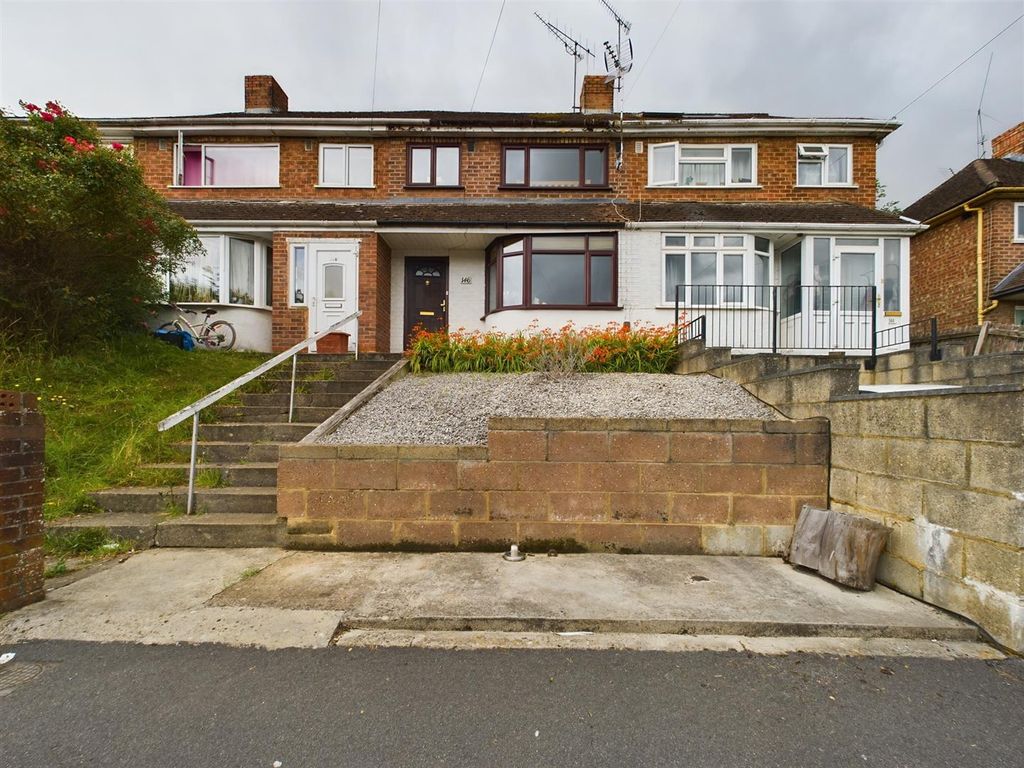 3 bed terraced house for sale in Thirlmere Avenue, Tilehurst, Reading RG30, £300,000