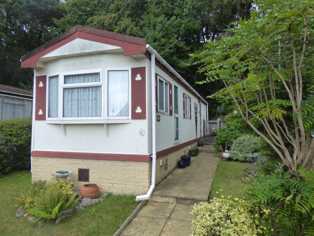 2 bed mobile/park home for sale in Dolleys Hill Park, Pirbright Road, Normandy, Guildford, Surrey GU3, £94,995