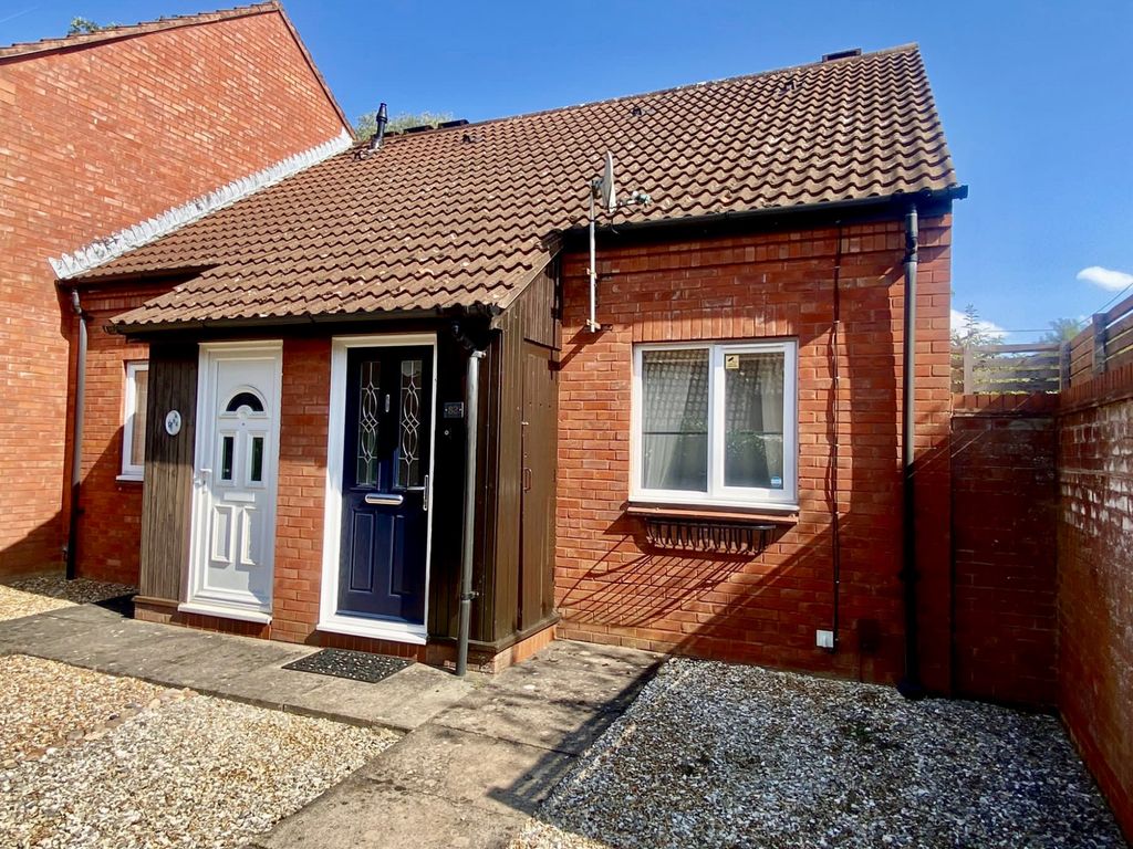 1 bed end terrace house for sale in Quinton Drive, Bradwell, Milton Keynes, Buckinghamshire MK13, £225,000
