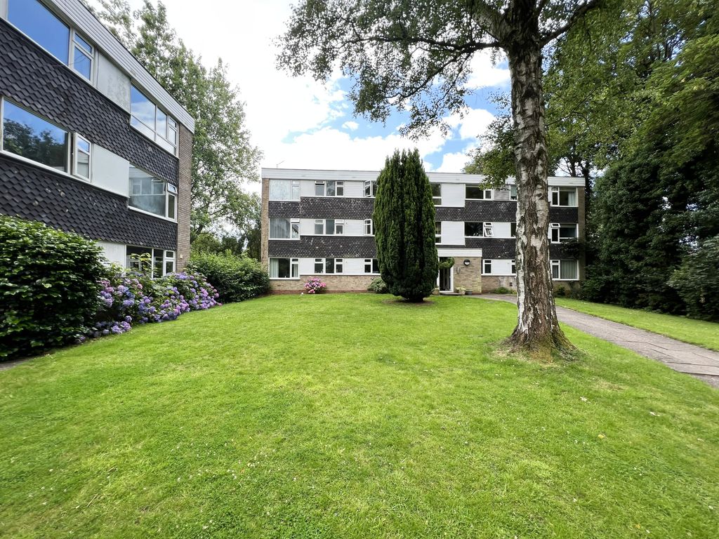 2 bed flat for sale in Milcote Road, Solihull B91, £195,000