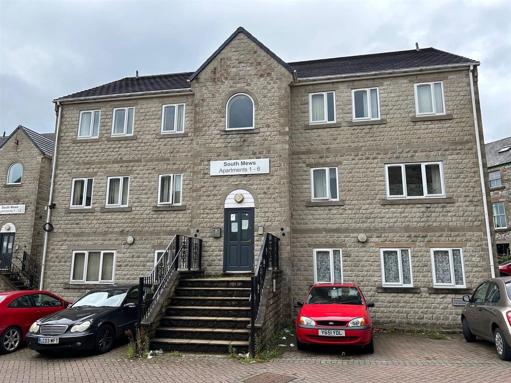 2 bed flat for sale in Ground Floor Apartment, South Mews, Buxton SK17, £124,950