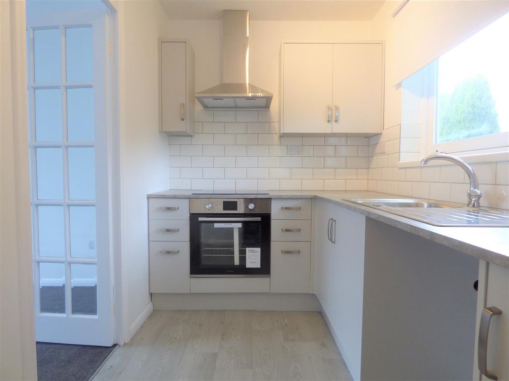 1 bed flat for sale in The Nook, Broadgate Avenue, Beeston NG9, £85,000