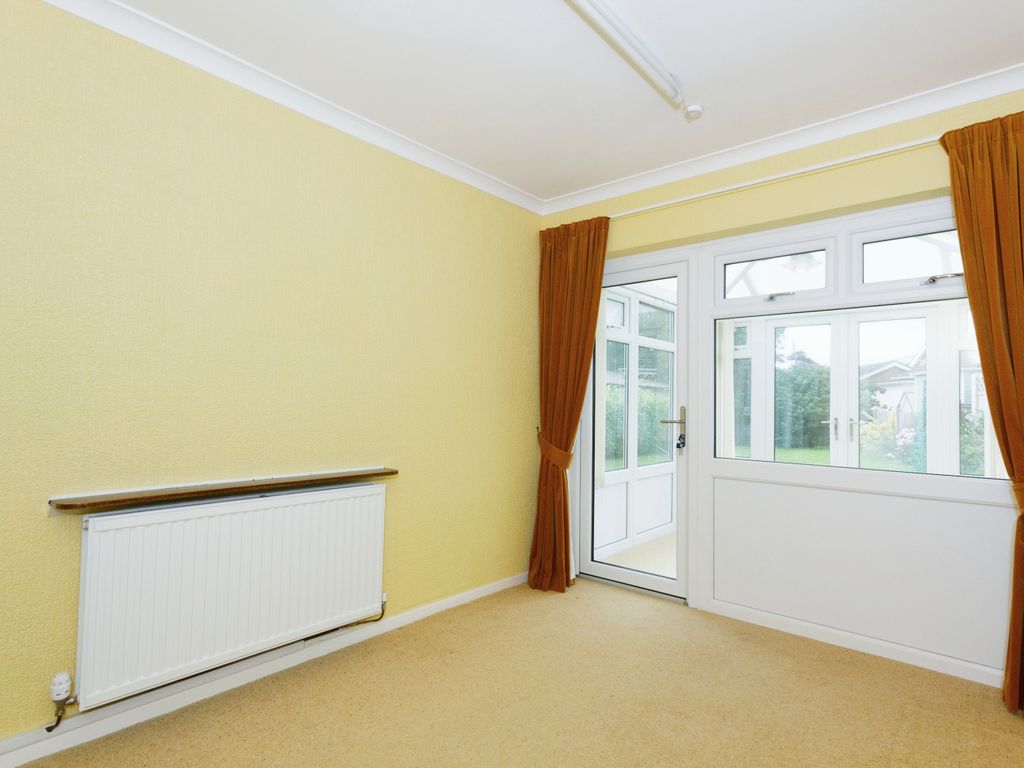 3 bed detached house for sale in Ffordd Naddyn, Glan Conwy, Colwyn Bay, Conwy LL28, £250,000