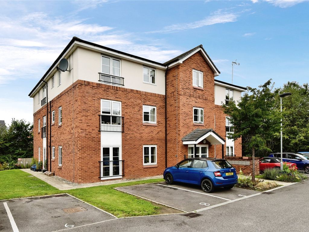 2 bed flat for sale in Arrowhead Close, Stapeley, Nantwich, Cheshire CW5, £57,000