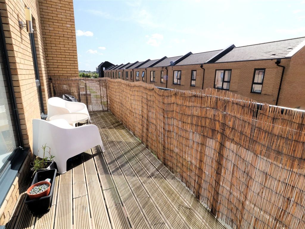 1 bed flat for sale in Hobson Avenue, Trumpington, Cambridge, Cambridgeshire CB2, £160,000
