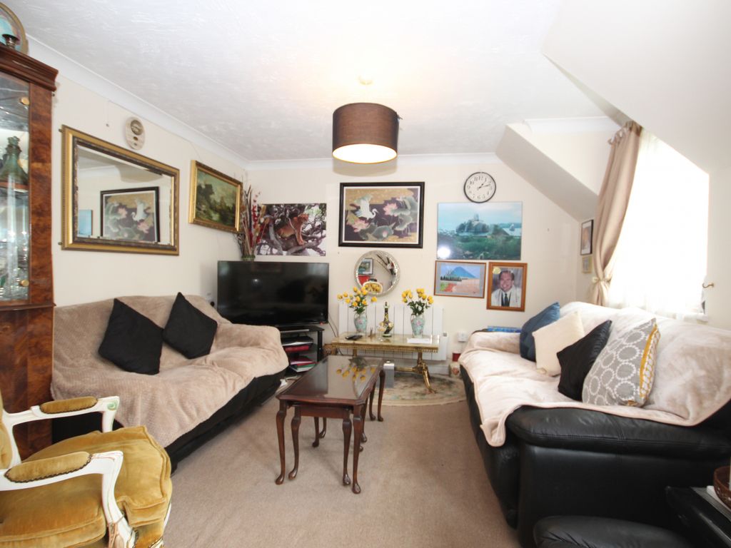 2 bed flat for sale in Bishops Court, Watford Road, Wembley, Middlesex HA0, £210,000