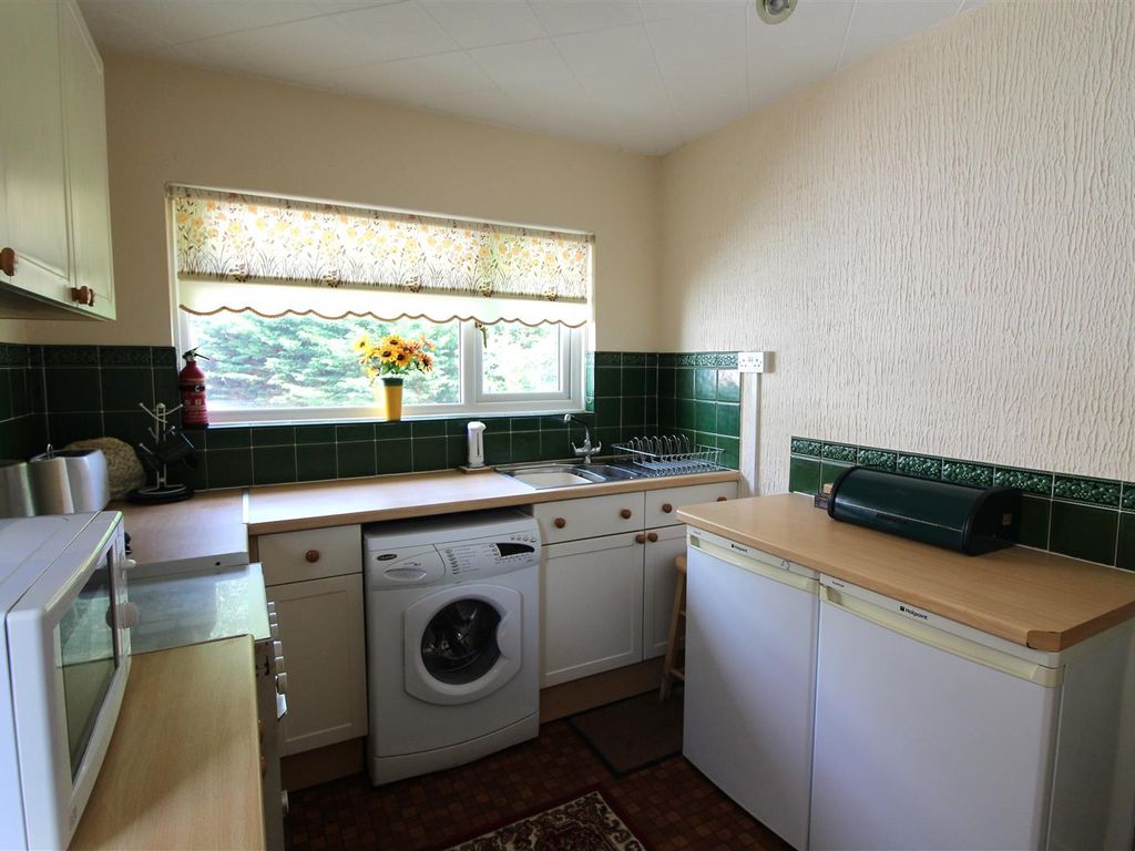 2 bed semi-detached bungalow for sale in Elim Way, Pontllanfraith, Blackwood NP12, £185,000