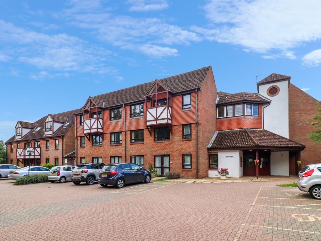 1 bed flat for sale in King George V Road, Amersham HP6, £165,000