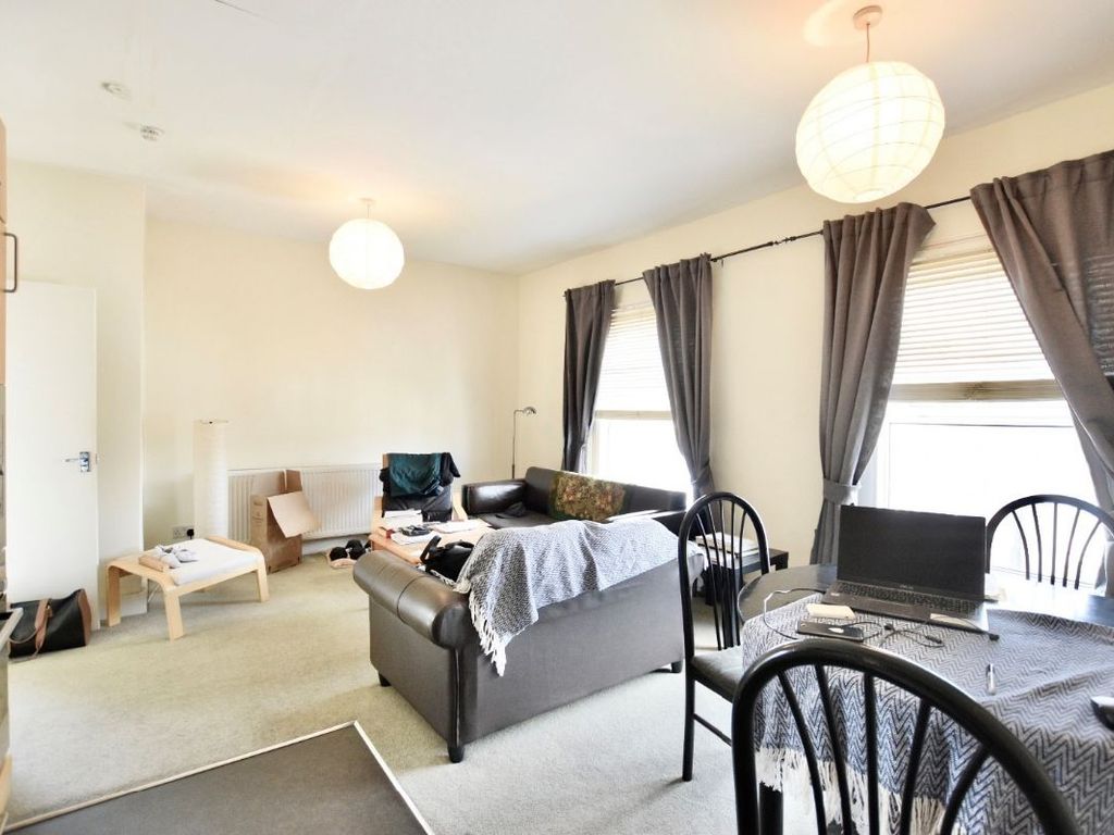 1 bed flat for sale in Atherton Road, Stratford E7, £290,000