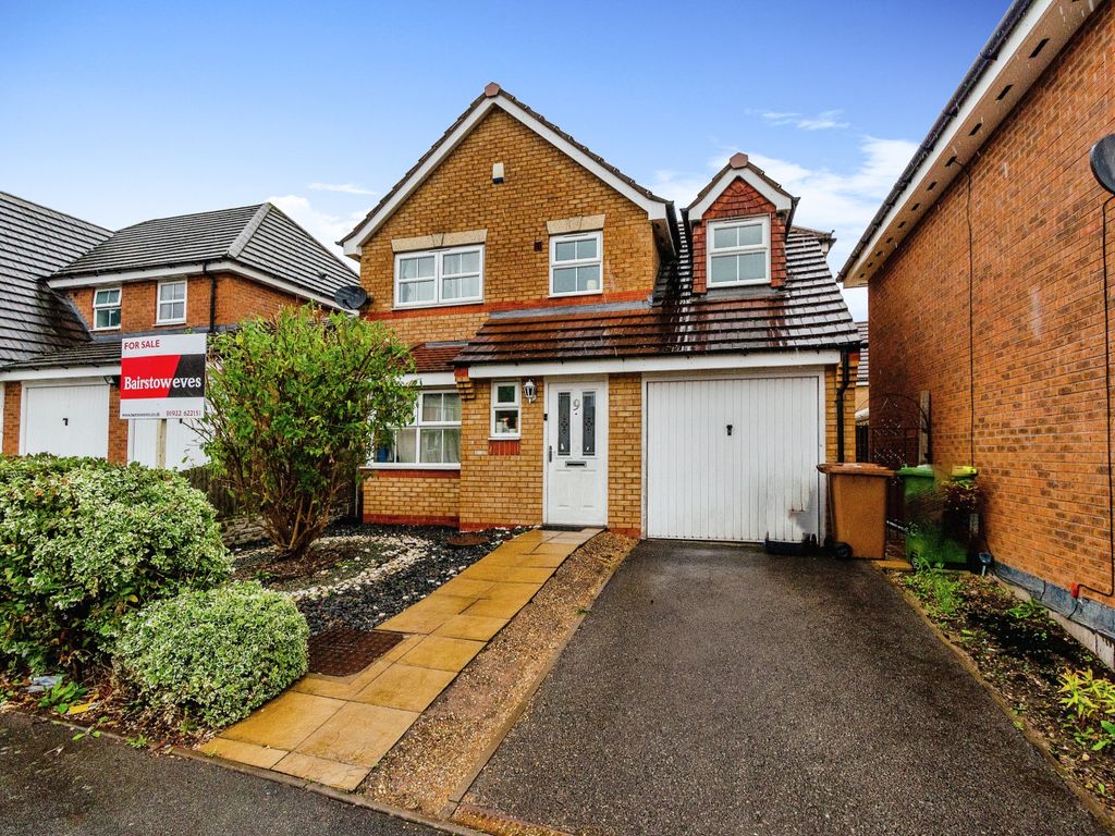 3 bed detached house for sale in Southmead Way, Walsall, West Midlands WS2, £240,000
