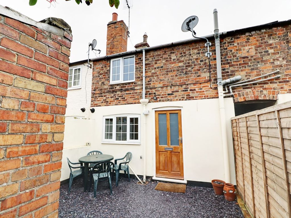 2 bed terraced house for sale in Burnham Road, Epworth DN9, £125,000