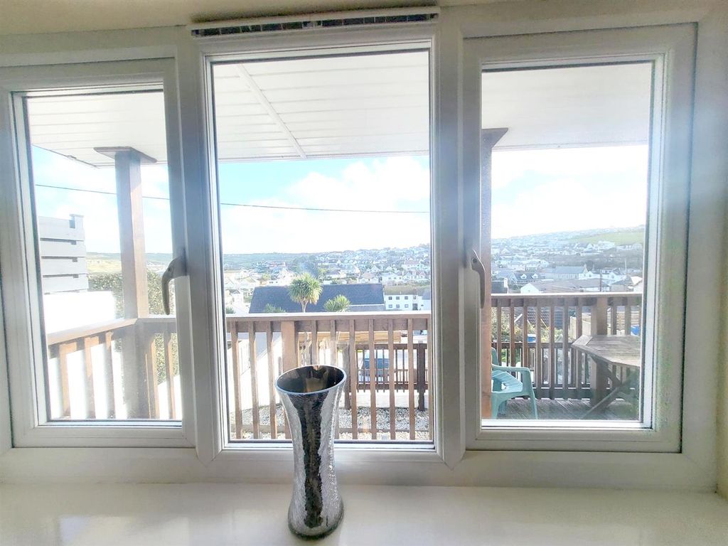 2 bed flat for sale in Tywarnhayle Road, Perranporth TR6, £250,000