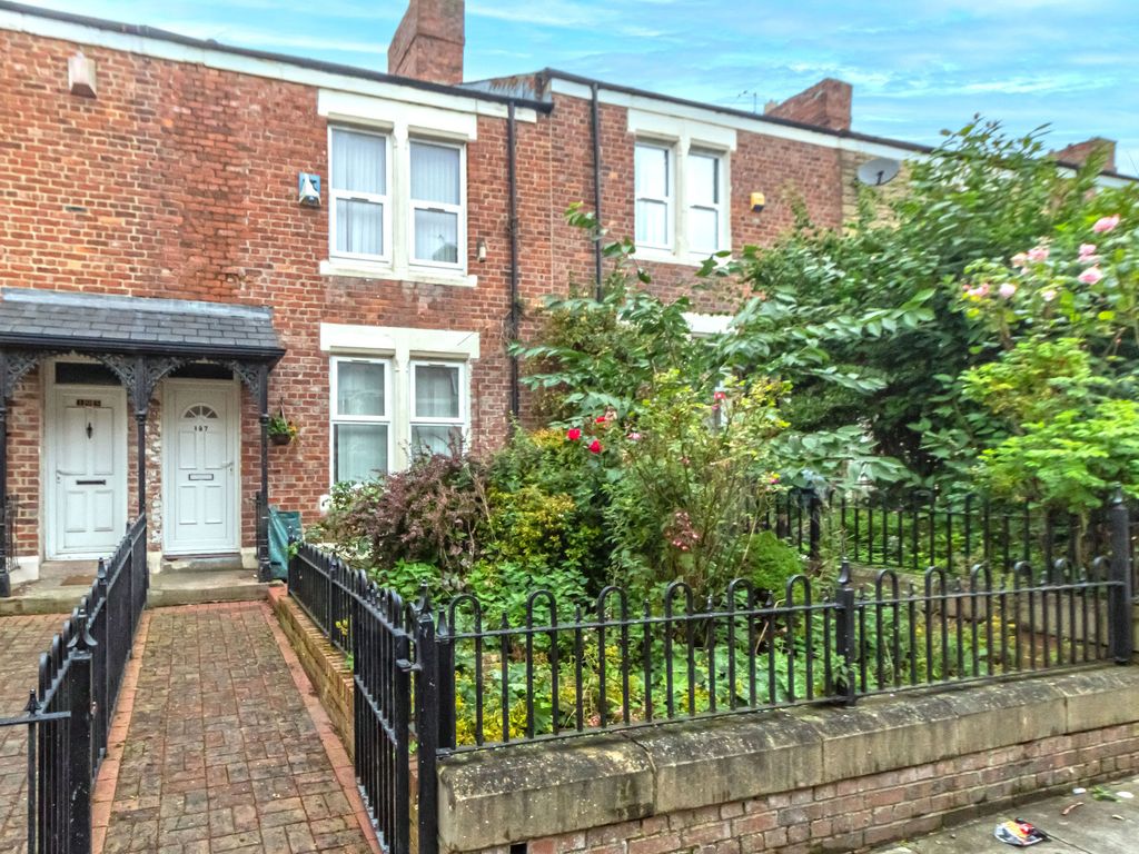 2 bed terraced house for sale in Hugh Gardens, Newcastle Upon Tyne NE4, £48,000