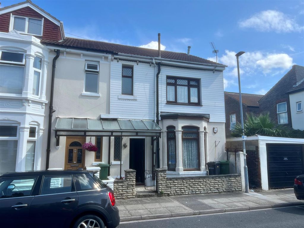 3 bed property for sale in Aston Road, Southsea PO4, £285,000