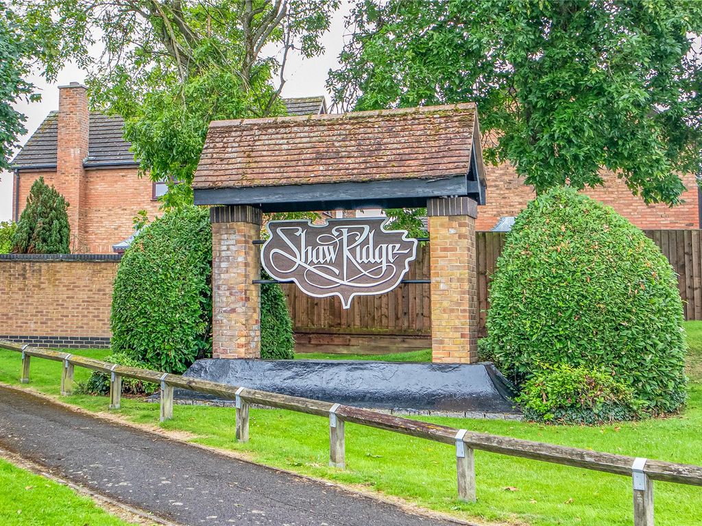 2 bed flat for sale in Ridge Green, Shaw, Swindon, Wiltshire SN5, £165,000