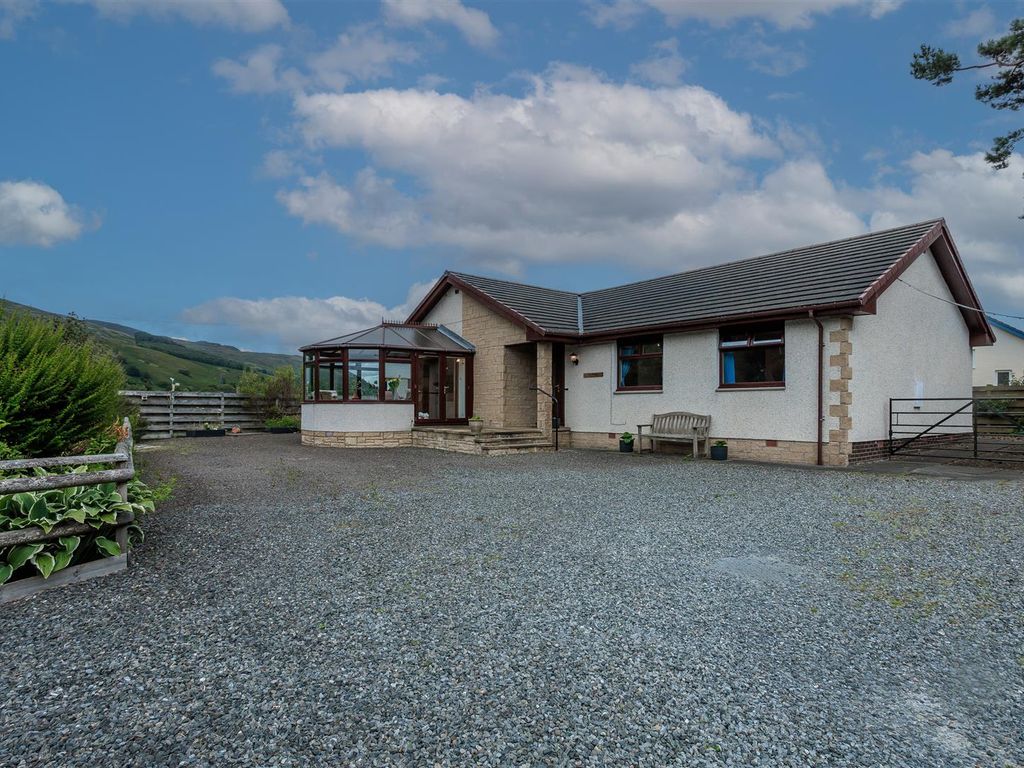 3 bed detached bungalow for sale in Muirlodge Place, Kinloch Rannoch, Pitlochry PH16, £279,950