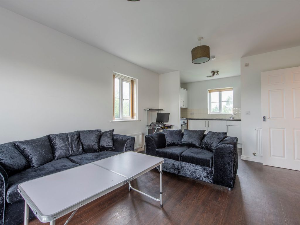 1 bed flat for sale in Field View House, Railway Walk, Bromsgrove B60, £135,000