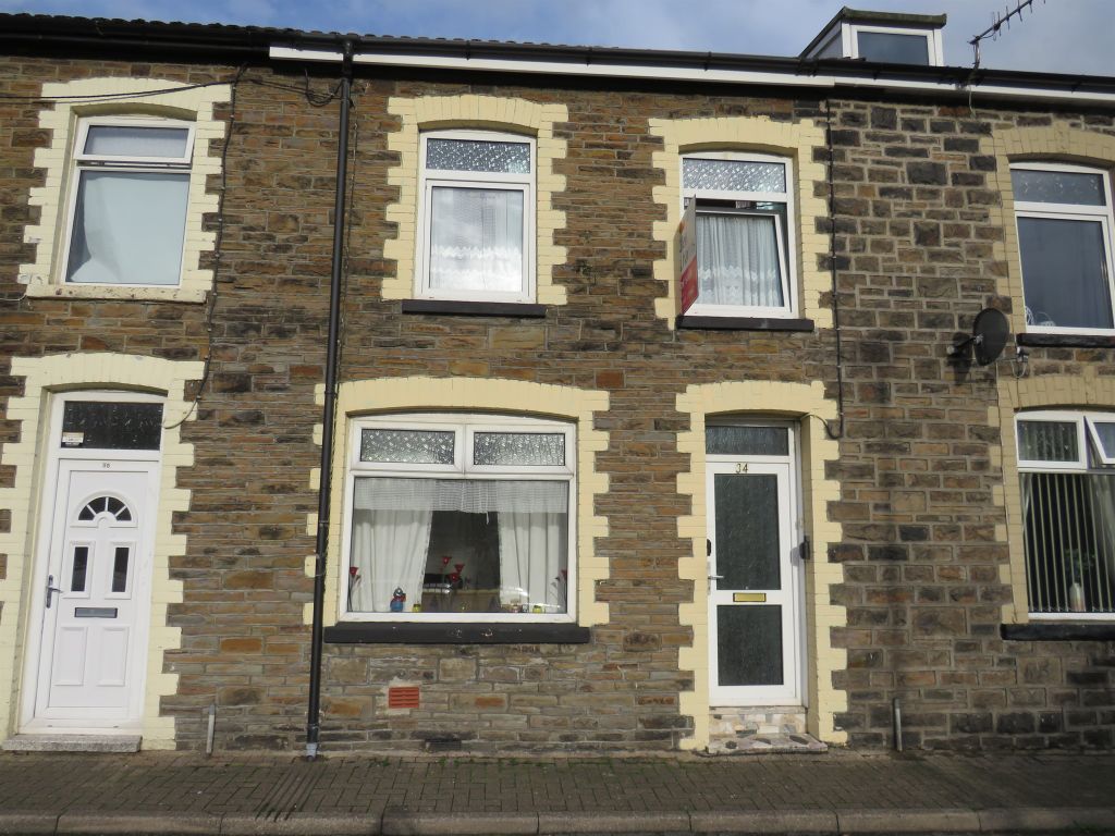 3 bed terraced house for sale in Syphon Street, Porth CF39, £90,000