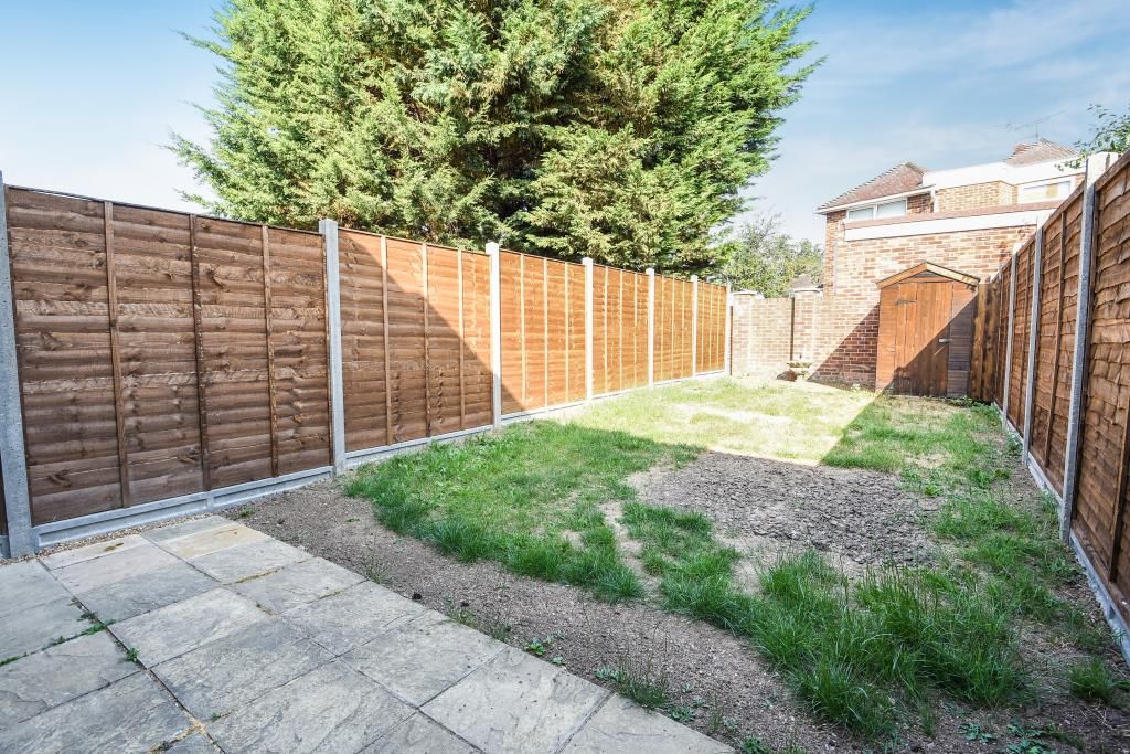 2 bed terraced house for sale in Reading, Berkshire RG30, £280,000