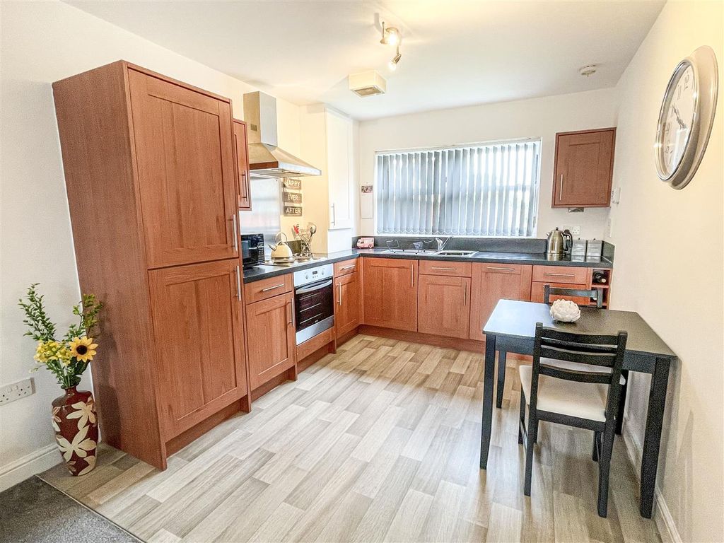 1 bed flat for sale in Martin House, Willow Drive, Cheddleton ST13, £105,000