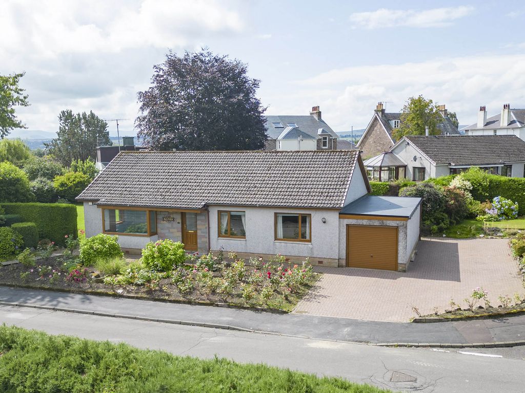 4 bed detached bungalow for sale in Ochilview Gardens, Crieff PH7, £320,000