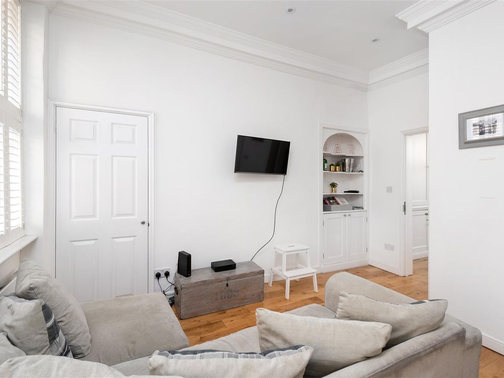 1 bed flat for sale in Old Orchard Street, Bath BA1, £325,000