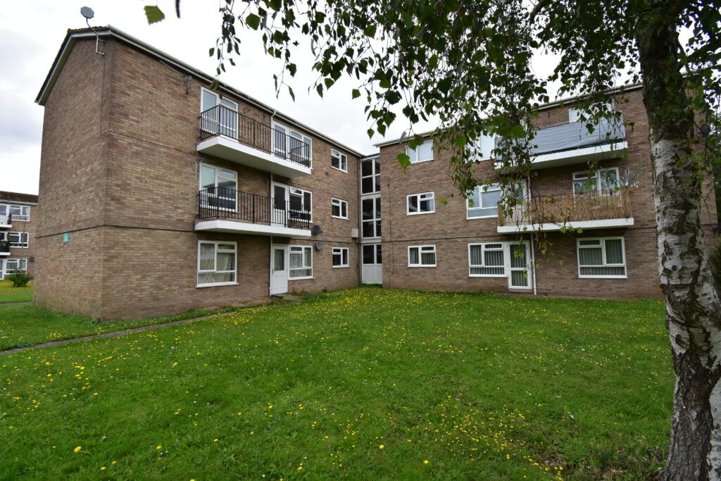 2 bed flat for sale in Holmes Close, Norwich NR7, £130,000